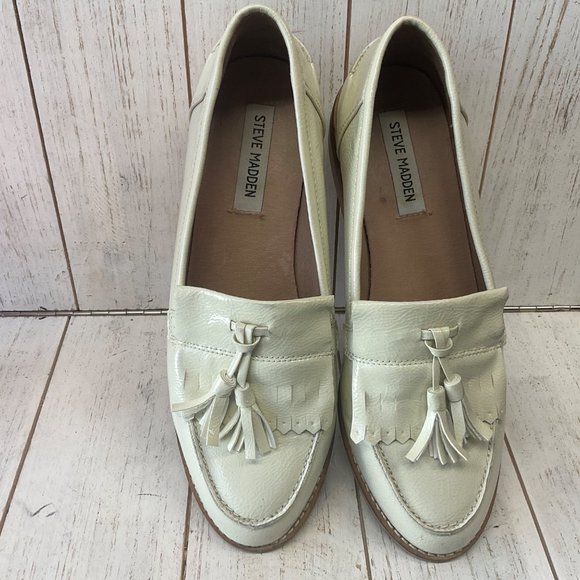 Steve Madden Woman's Meela Bone Patent Loafers Size 9M Fringe/Tassel Trim - Picture 2 of 10